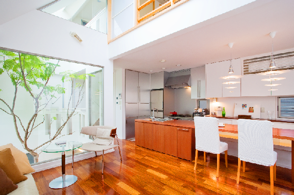 中庭のある狭小住宅